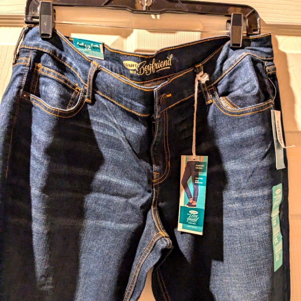 New with tags, Old Navy boyfriend skinny ankle jeans size 12